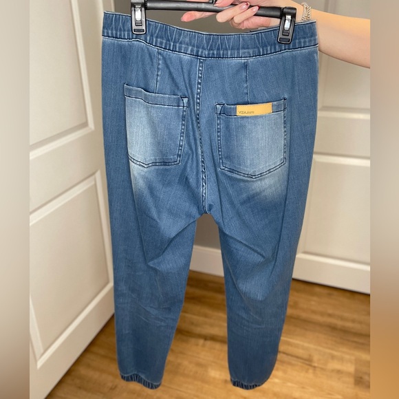 Yoga Jeans Malia Relaxed Jogger in Indigo - Picture 3 of 4